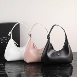 Picture of Prada Lady Handbags _SKUfw121910999fw